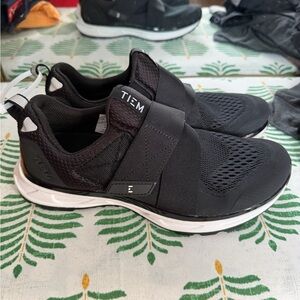 TIEM Slipstream indoor cycling shoe in black size 8